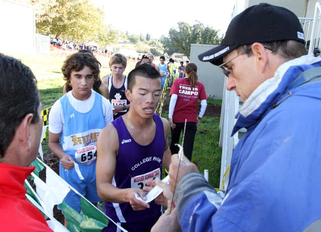 NCS XC D2 Boys-113.JPG - 2009 North Coast Section Cross Country Championships, Hayward High School, Hayward, California